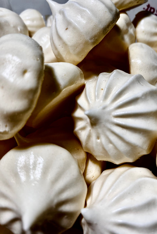 Holiday Italian meringue coffee toppers