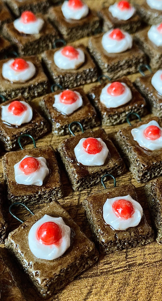 Chantilly brownie charm